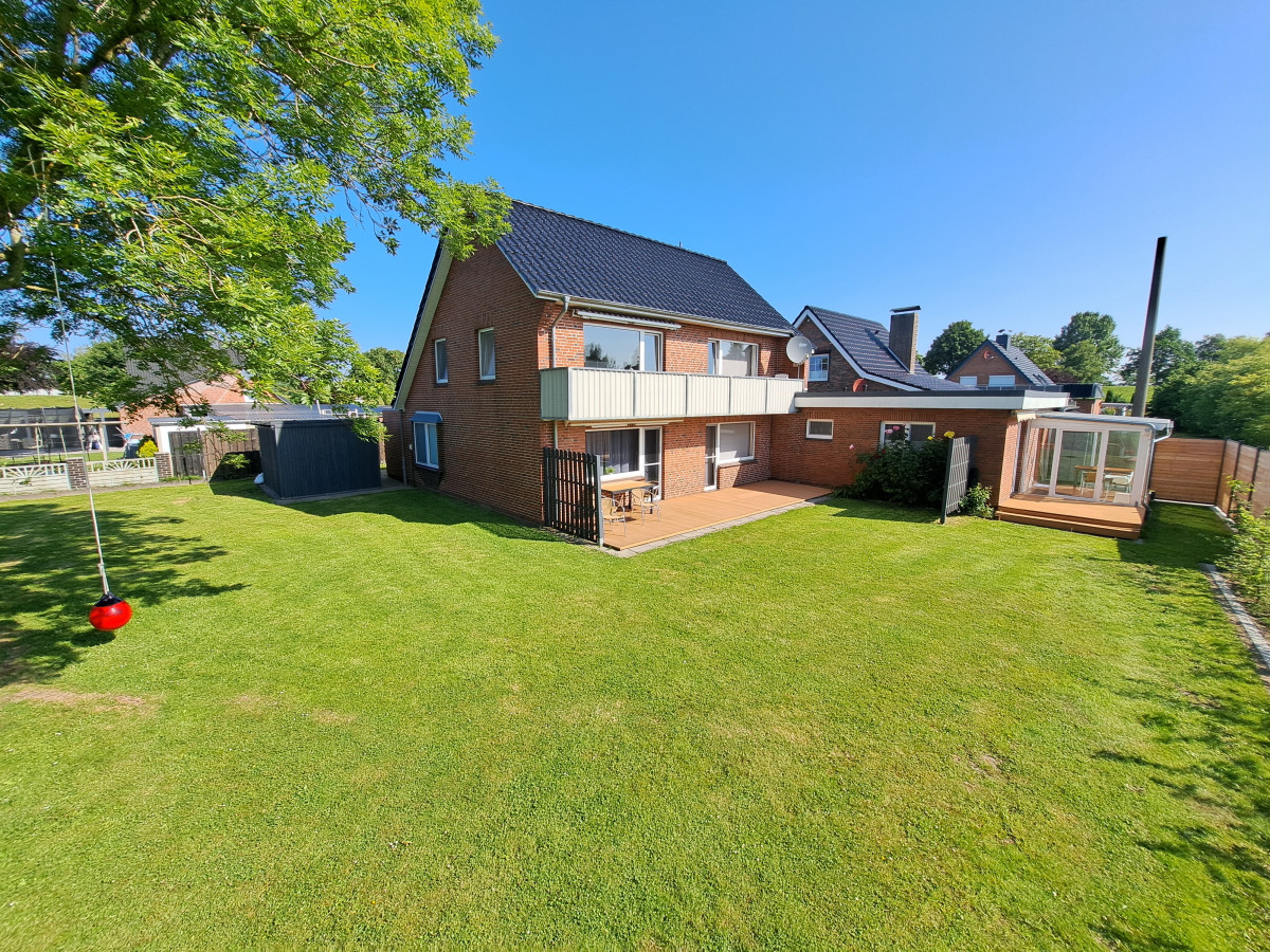 Familienfreundliche Ferienwohnungen, großer Garten